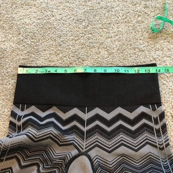 Lululemon ebb to street leggings black gray chevron size 6 - Picture 9 of 11